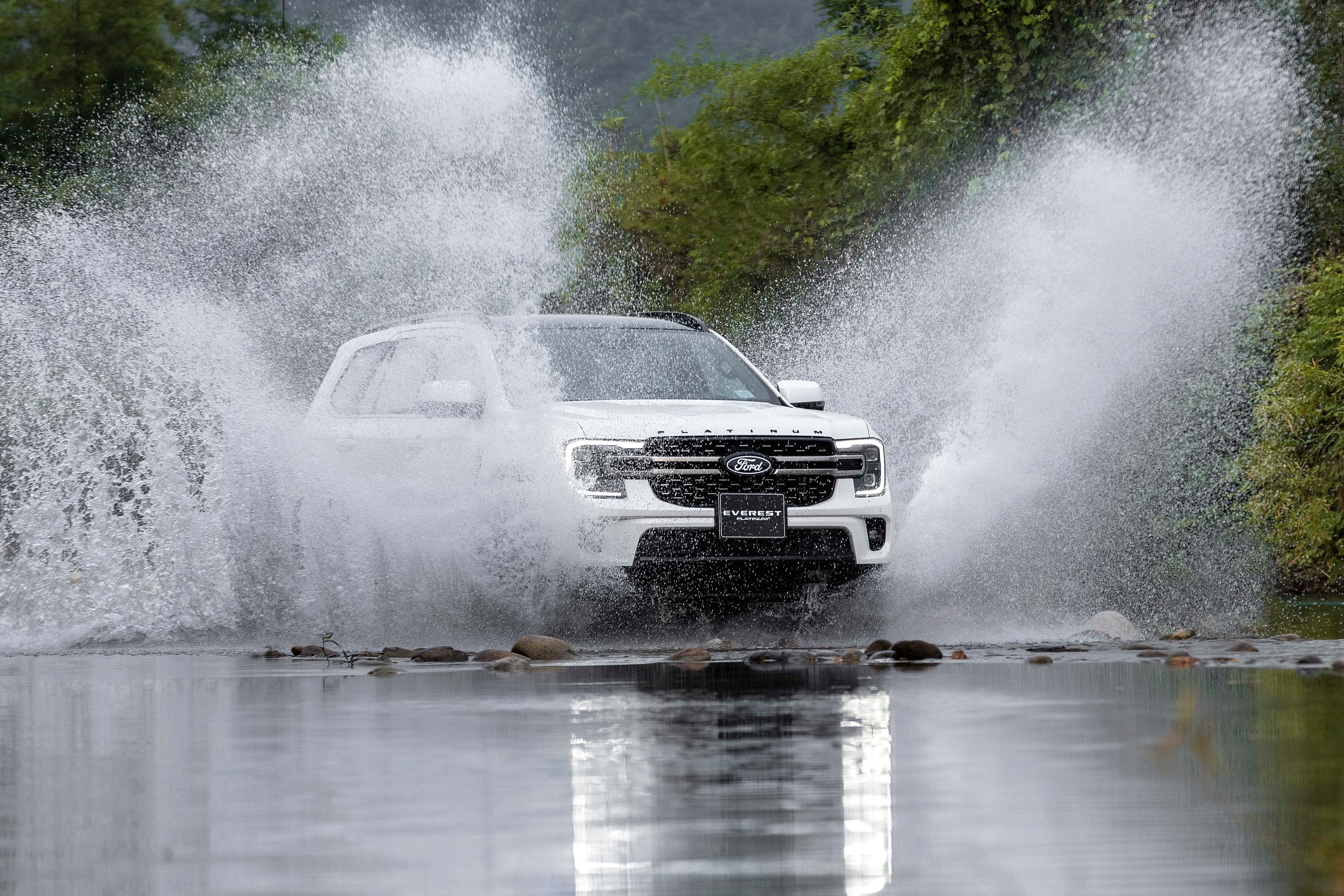 Đánh Giá Chi Tiết Ford Everest Active 2026 – Lựa Chọn SUV 7 Chỗ Đáng Giá Cho Gia Đình