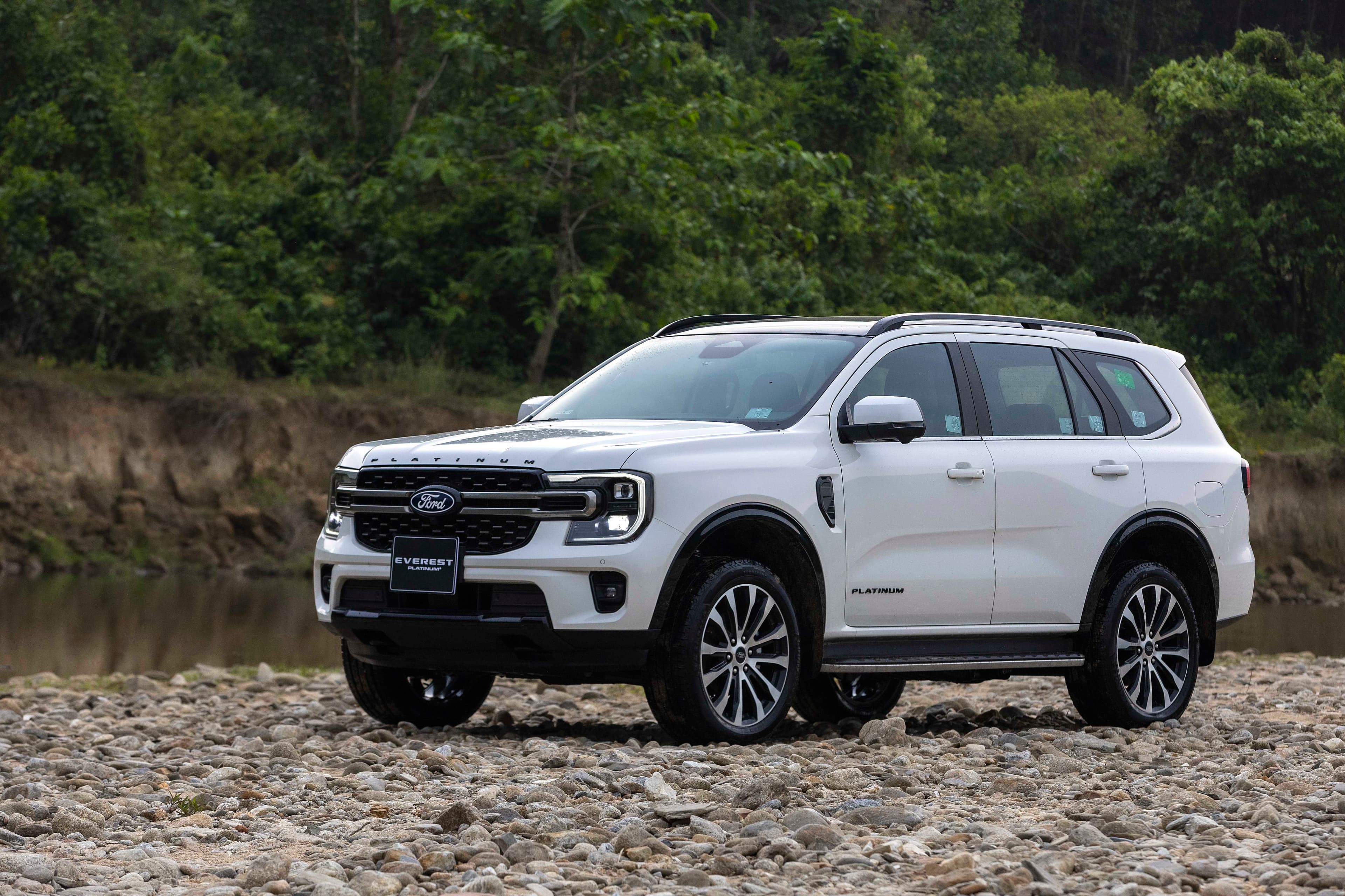 Đánh Giá Xe Ford Everest Sport 2026 – Phiên Bản Đáng Tiền Nhất Phân Khúc SUV 7 Chỗ?